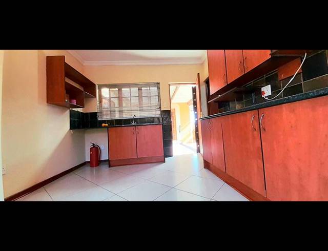 3 BEDROOM TOWNHOUSE FOR SALE IN BENDOR